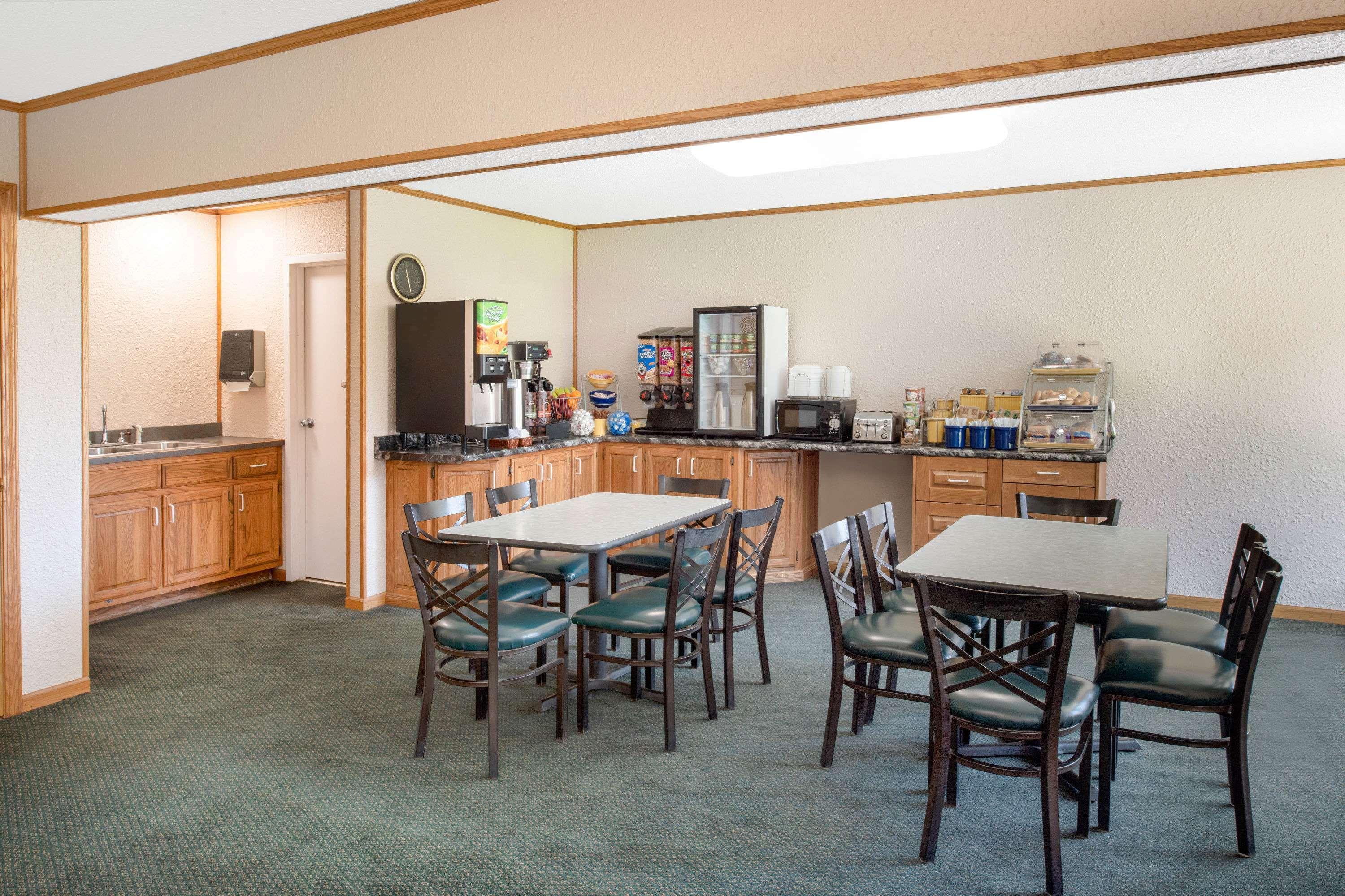 Days By Wyndham Salem, Il 2*