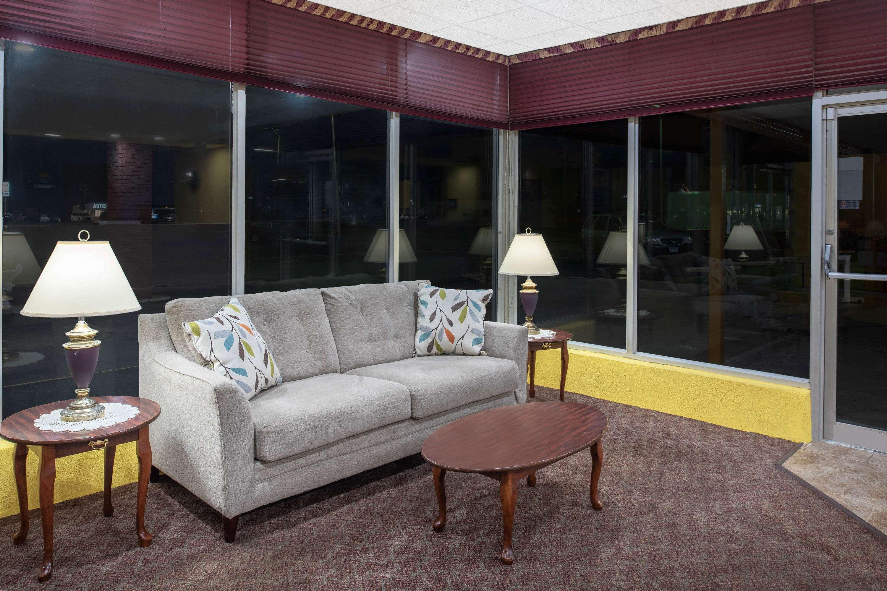 Days By Wyndham Salem, Il Motel