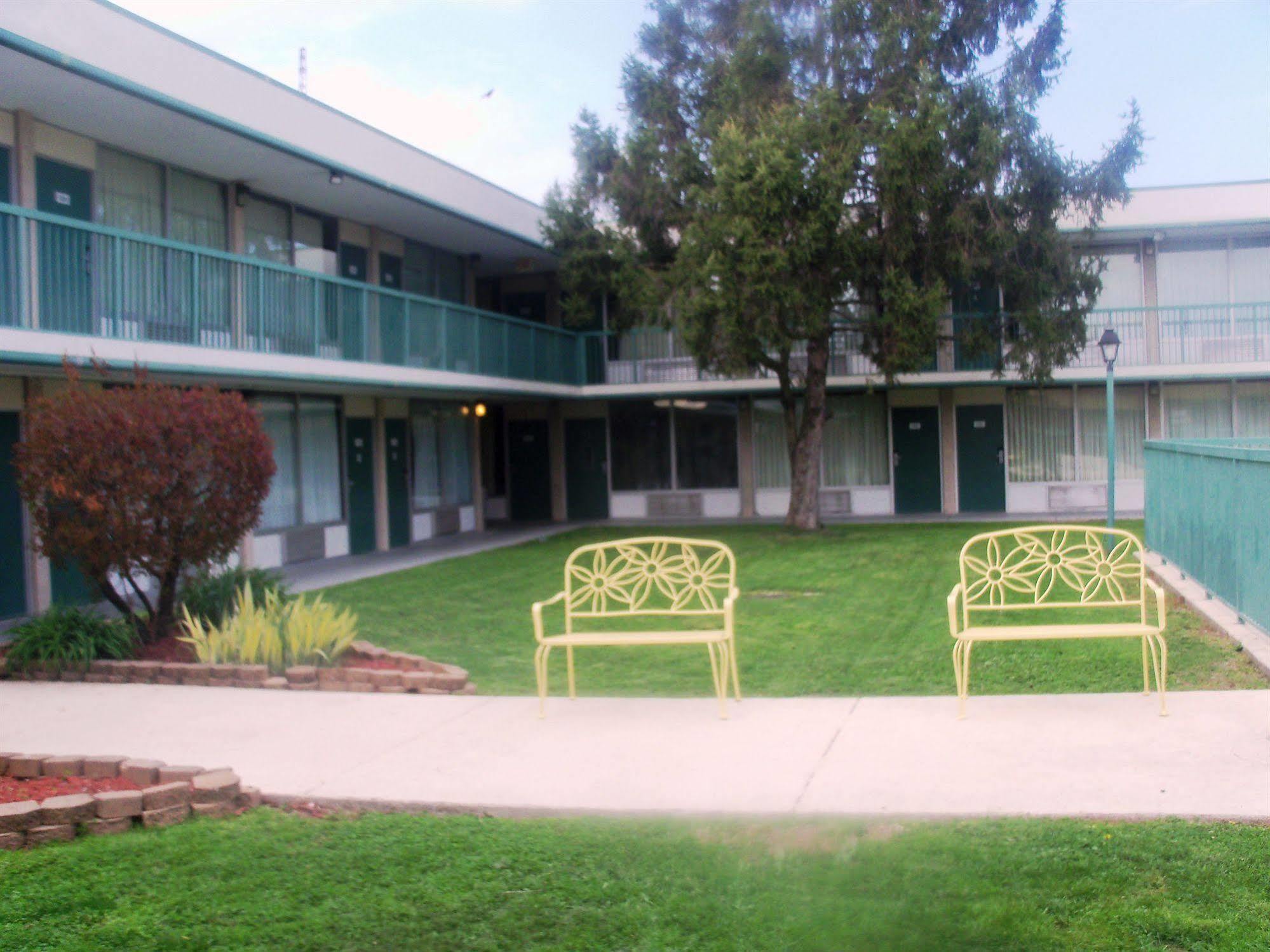 Motel Days By Wyndham Salem, Il 2*